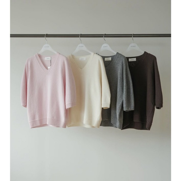 에이미그레이스 래빗 홀가 퍼프 반팔 니트