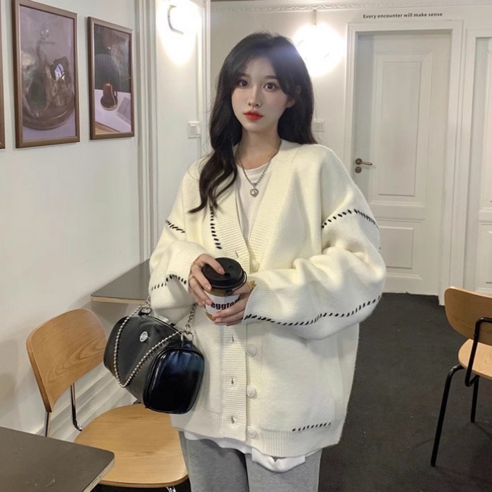 셀리즈로 여성 간절기 루즈핏 라인 니트 가디건