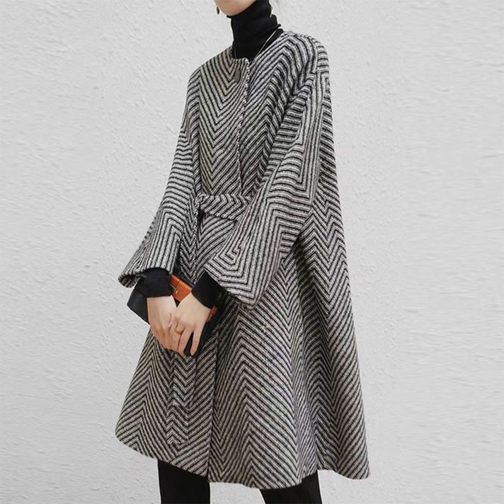 웨일쓰여성 노카라 스트라이프 고급 모직코트 루즈핏 가을 겨울 핸드메이드 하프 플레어 코트 하객룩 출근룩