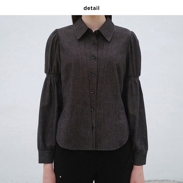 AK플라자 에고이스트 스모 디테일 블라우스  ER4WB060