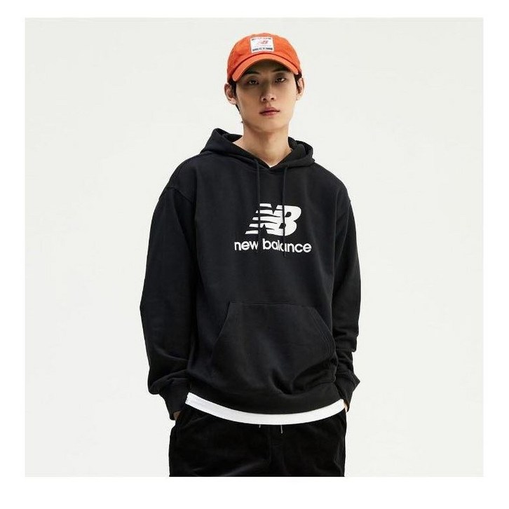 뉴발란스 UNI 스택드 로고 후드티 SEMI OVER FIT NBN0E2S031 블랙