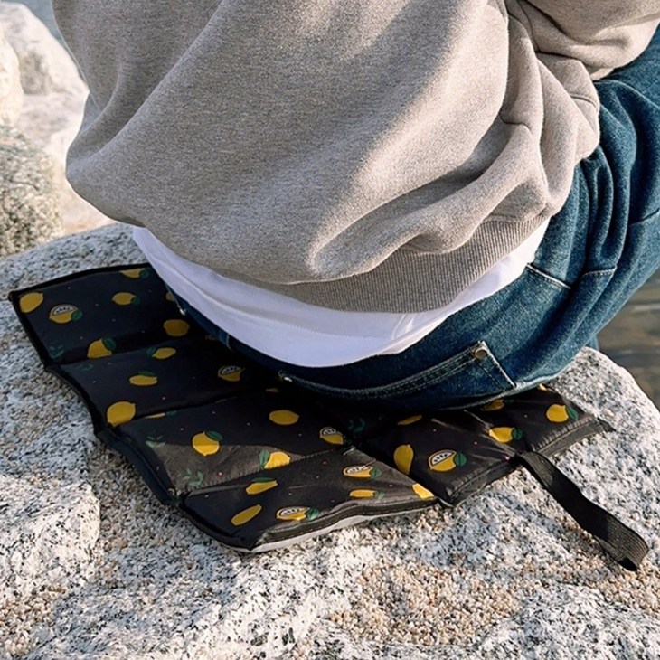 HaruHaru 초경량 휴대용 접이식 캠핑 등산 쿠션방석 2P 비너증정