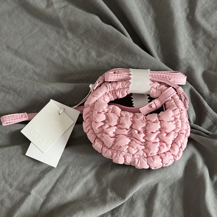 정품 코스 퀼티드 나노 크로스바디 백