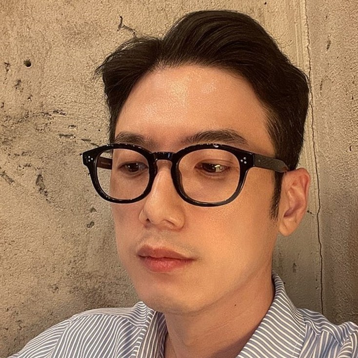 검정 호피 남자 뿔테 블루라이트차단 한동훈 안경