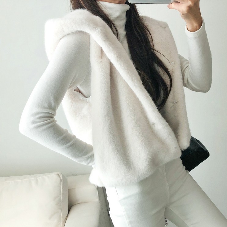 요시아나 당일발송 여리여리 보비 후드 퍼 조끼 2컬러 요시아나 당일발송 여리여리 보비 후드 퍼 조끼 2컬러