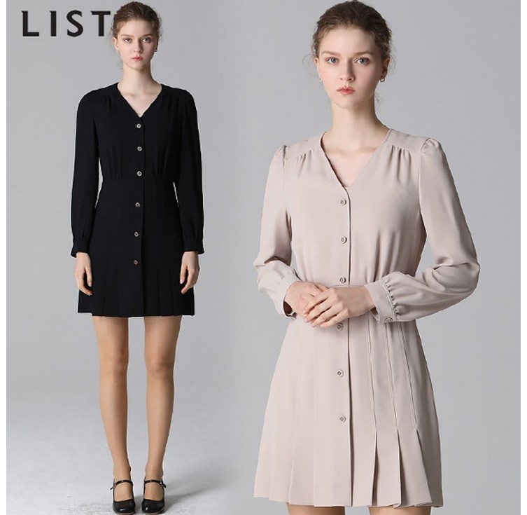 리스트 플리츠 브이넥 버튼 원피스 택가격 248000원 리스트 플리츠 브이넥 버튼 원피스 택가격 248000원